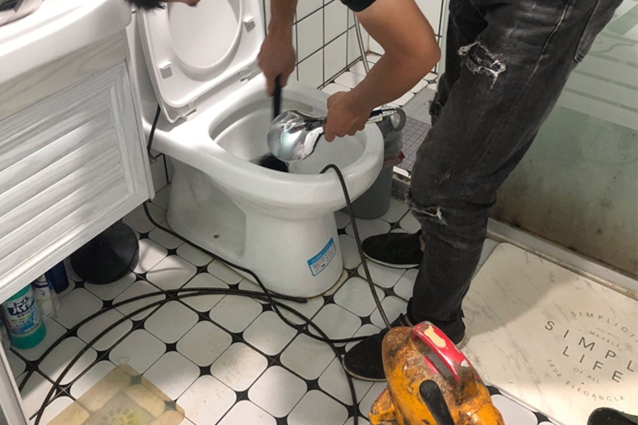 牡丹江马桶堵塞自己疏通还是找师傅?专业上门服务让你省时更省心