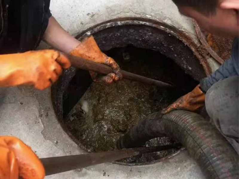 牡丹江清理化粪池时如何避免沼气的危害?